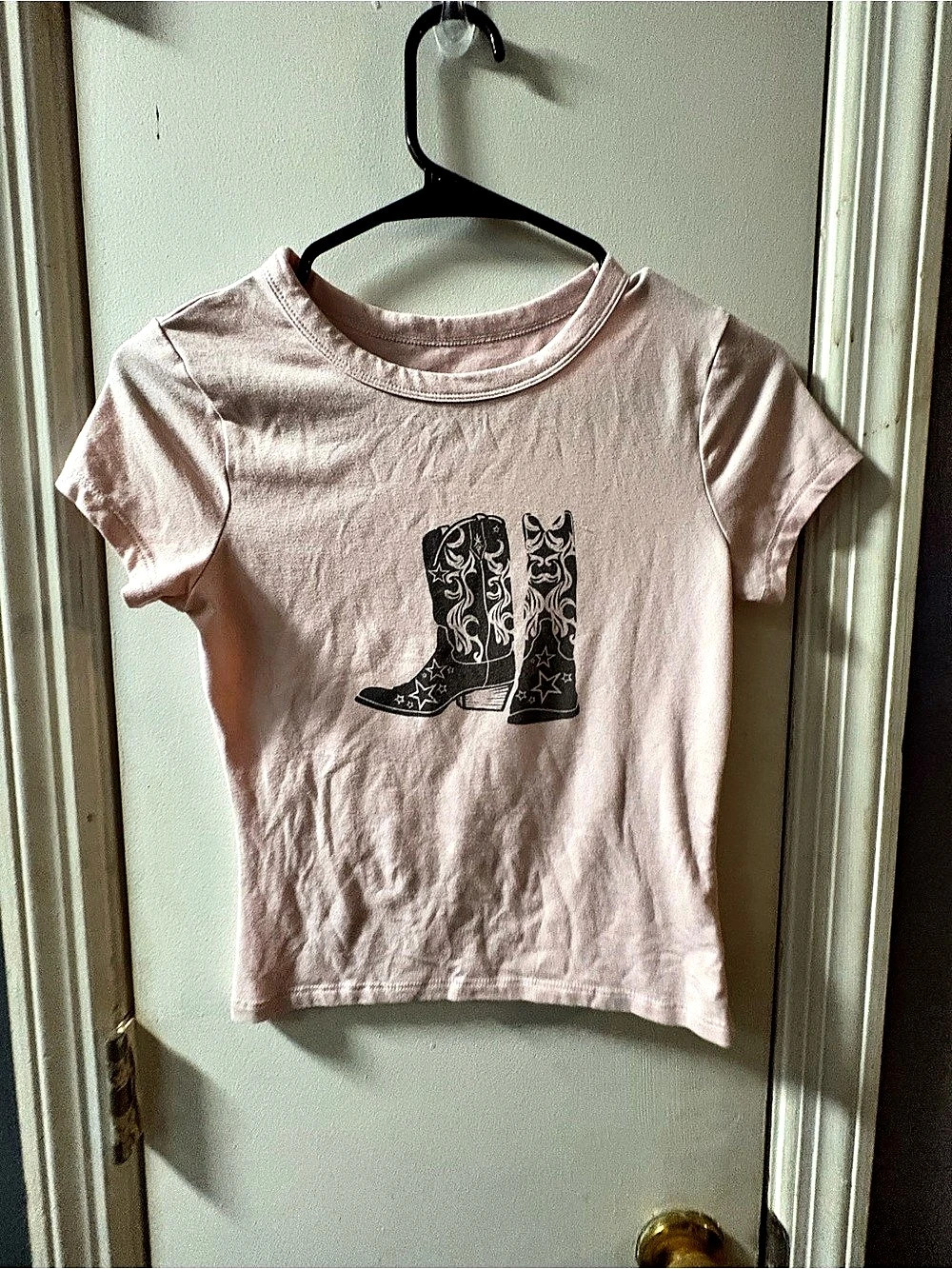 Harper&Ivy Graphic Tee in Pink & Black Size Small cowboy boots